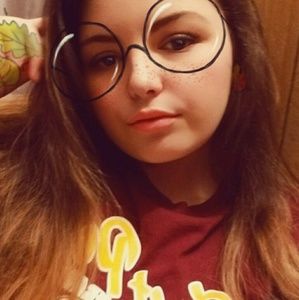 Meet your Posher, Alecea